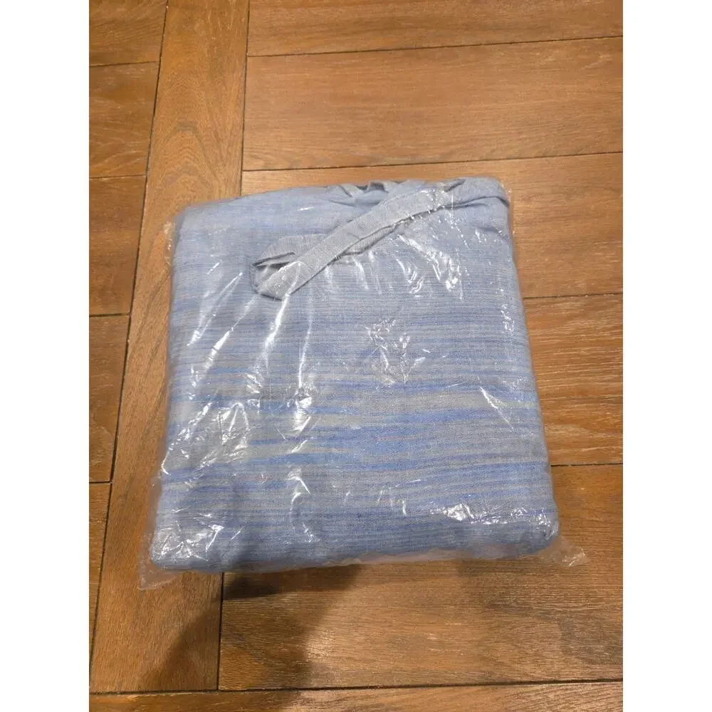 URBAN OUTFITTERS UO HOME SPACE DYE DUVE BLUE F/Q